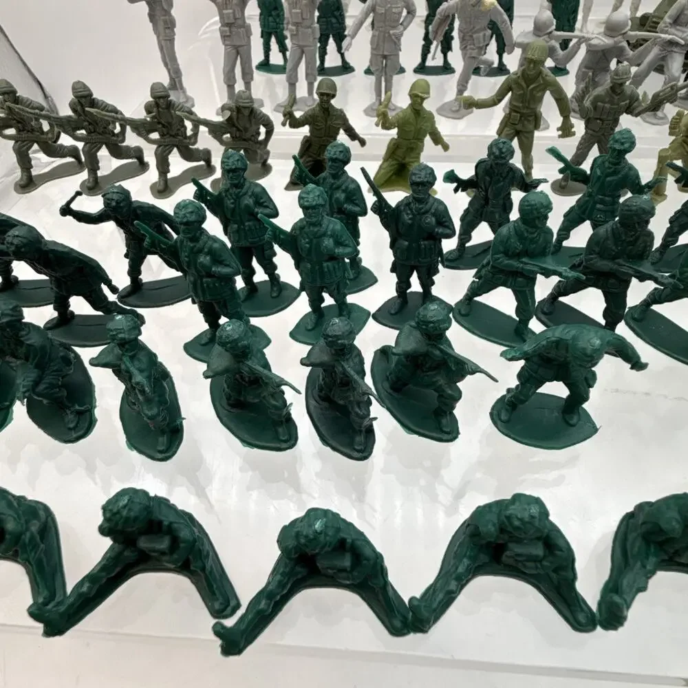 Lot of 120 Vintage WW2 Army Men Green Gray White Plastic Soldiers Figures